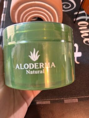 Natural Green Moisturizer for Women